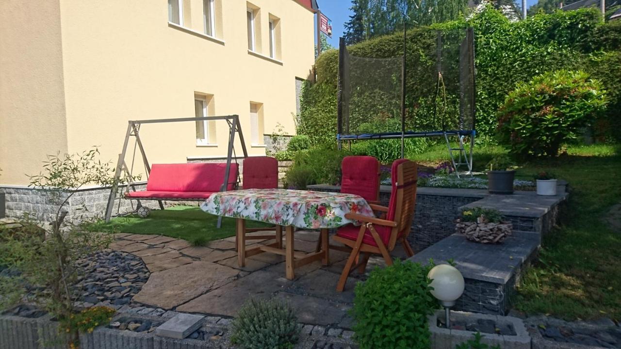 Apartment Mit Garten Und Spielplatz